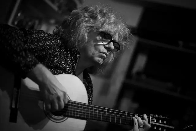 Philippe Cholat, viola de fado